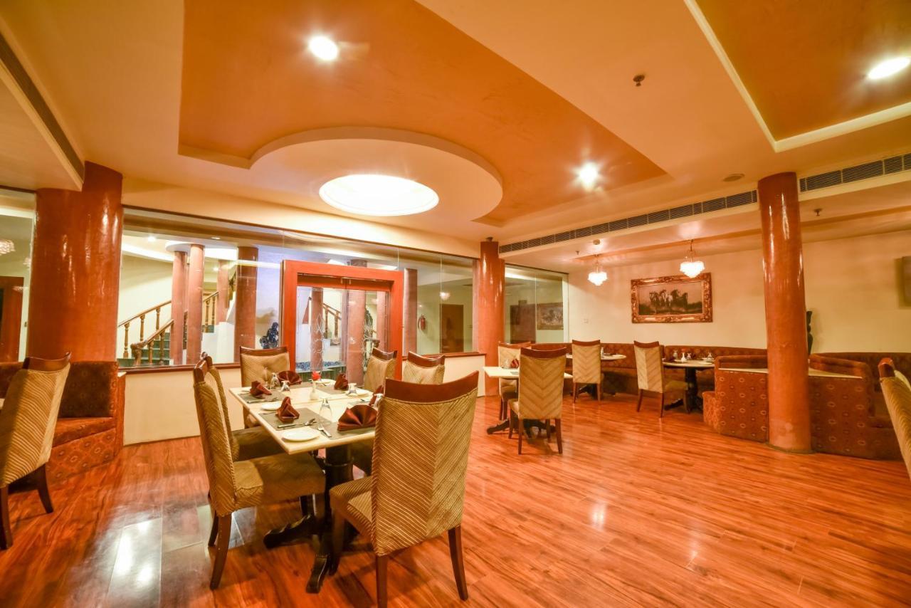 Chokhi Dhani The Palace Hotel ไจซัลเมอร์ ภายนอก รูปภาพ